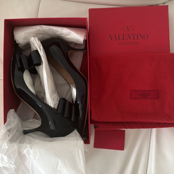 VALENTINO PATENT PUMPS - KITTY HEELS WITH BOW - 40 - Picture 9 of 16